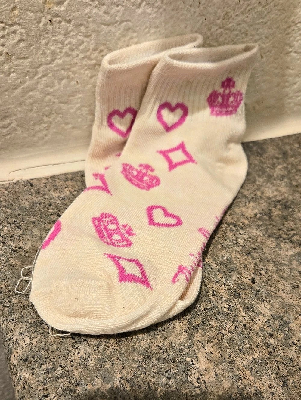 Juicy Couture Cream & Pink Patterned Socks Nwot